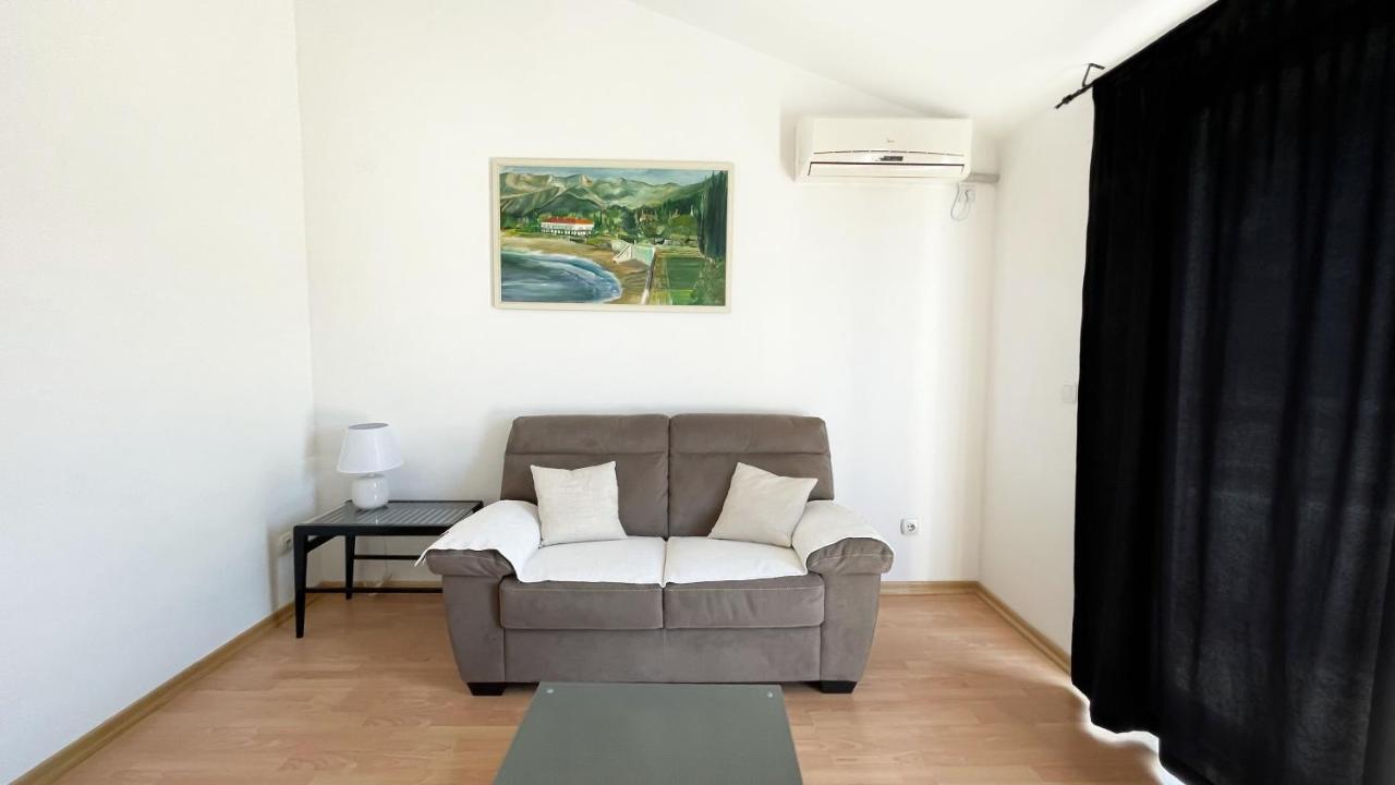 Apartments Antonela Sveti Stefan Bagian luar foto