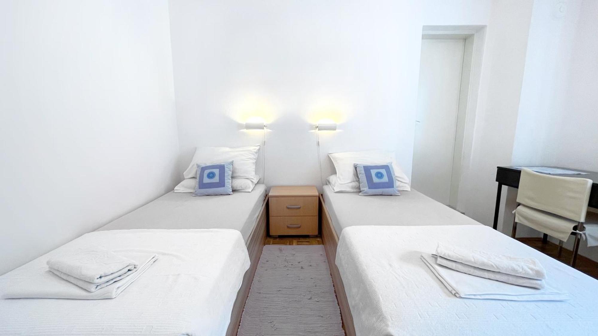 Apartments Antonela Sveti Stefan Bagian luar foto