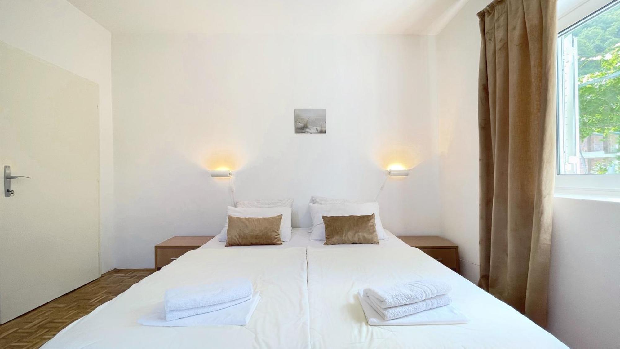 Apartments Antonela Sveti Stefan Bagian luar foto