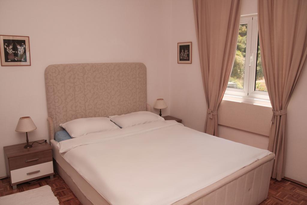 Apartments Antonela Sveti Stefan Bagian luar foto